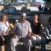 v.l.n.r.: Malou, Dorfvorstand, Barbara, Hamudi Jah  